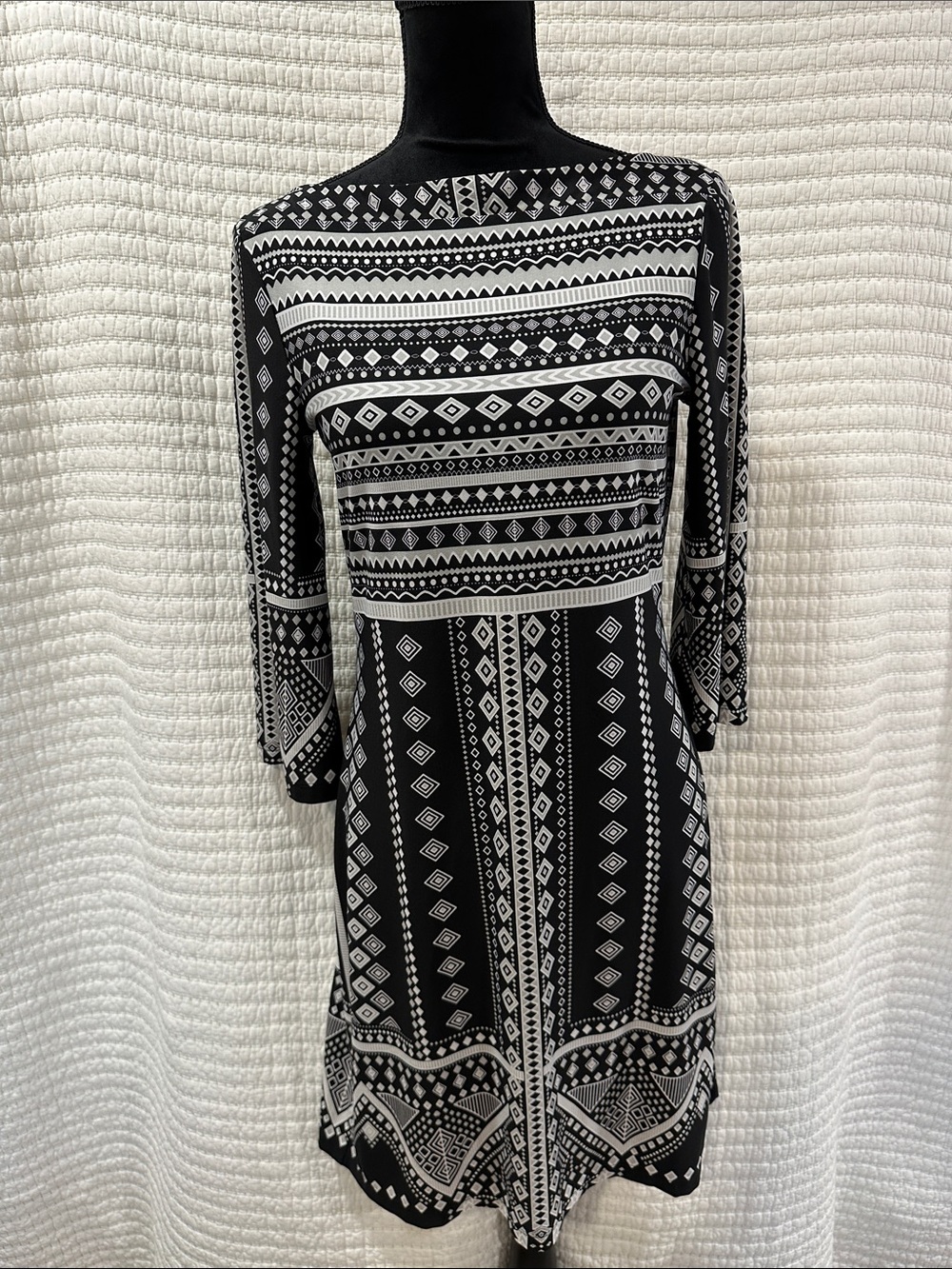 ECI Black Gray White Geometric 3/4 Sleeve Dress